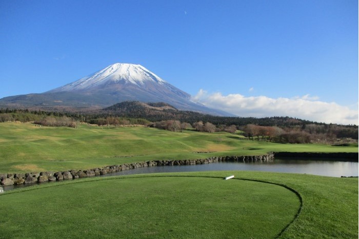 すべてのホールから雄大な富士山が見渡せる